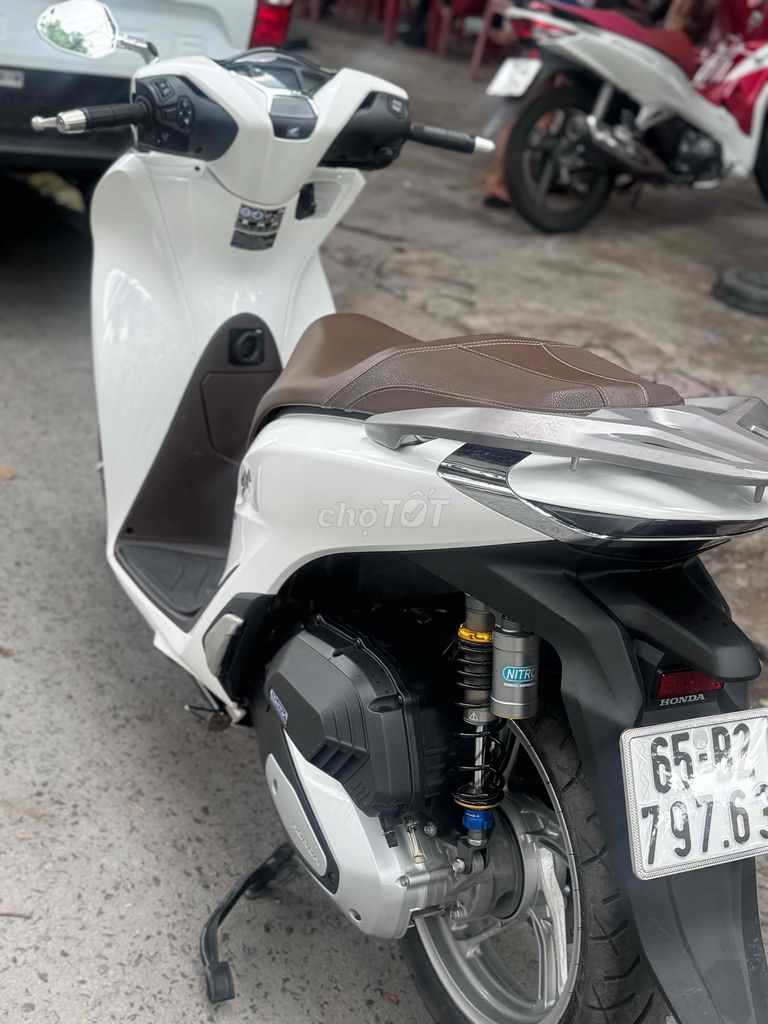 bán hoặc trao đổi