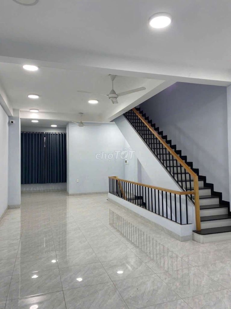 Cho thuê nhà thông suông KDC Biconsi gần cụm trường học các cấp 