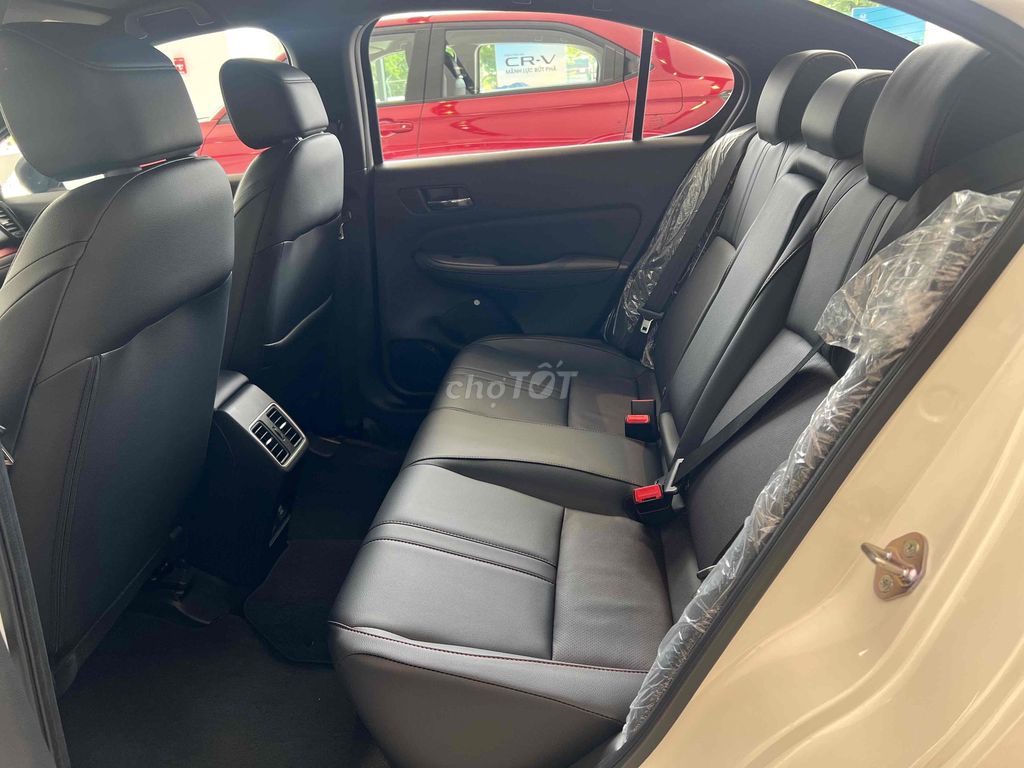 Honda City RS Km 66, kèm phụ kiện, cho vay 85% gia. Mua bán Ô tô tại Quận 7 Tp Hồ Chí Minh được đăng bởi Honda Ôtô Quận 7 hình 5