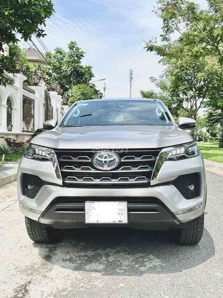 Toyota Fortuner 2022 2.4 4x2 MT - 45000 km