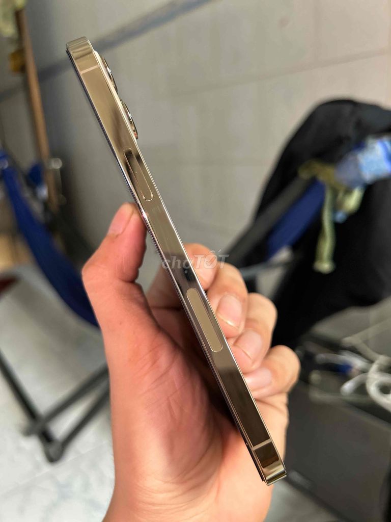 iPhone 12 Pro Max QT 256GB Zin Đẹp 99%. Mua bán Điện thoại tại Quận Ninh Kiều Cần Thơ được đăng bởi David Thanh hình 1
