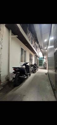 Bán nhà Đê La Thành - Ô tô đỗ gần - Ngõ thông kinh doanh.Giá: 5,65 tỷ. Mua bán nhà ở tại Quận Đống Đa Hà Nội được đăng bởi Nguyễn Hưng