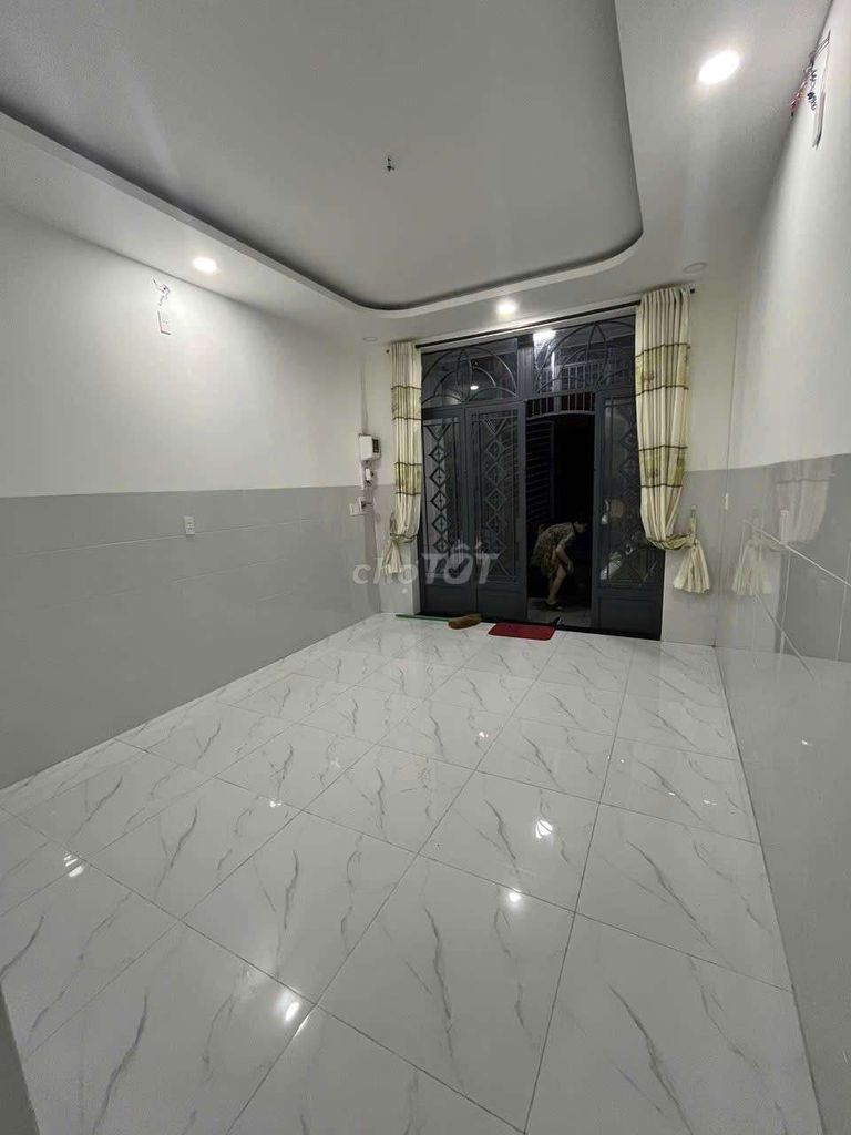 CHO THUÊ NHÀ 4X13, TRỆT, LẦU, 3PN, HẺM XE HƠI, GIÁ 9TR/THG
