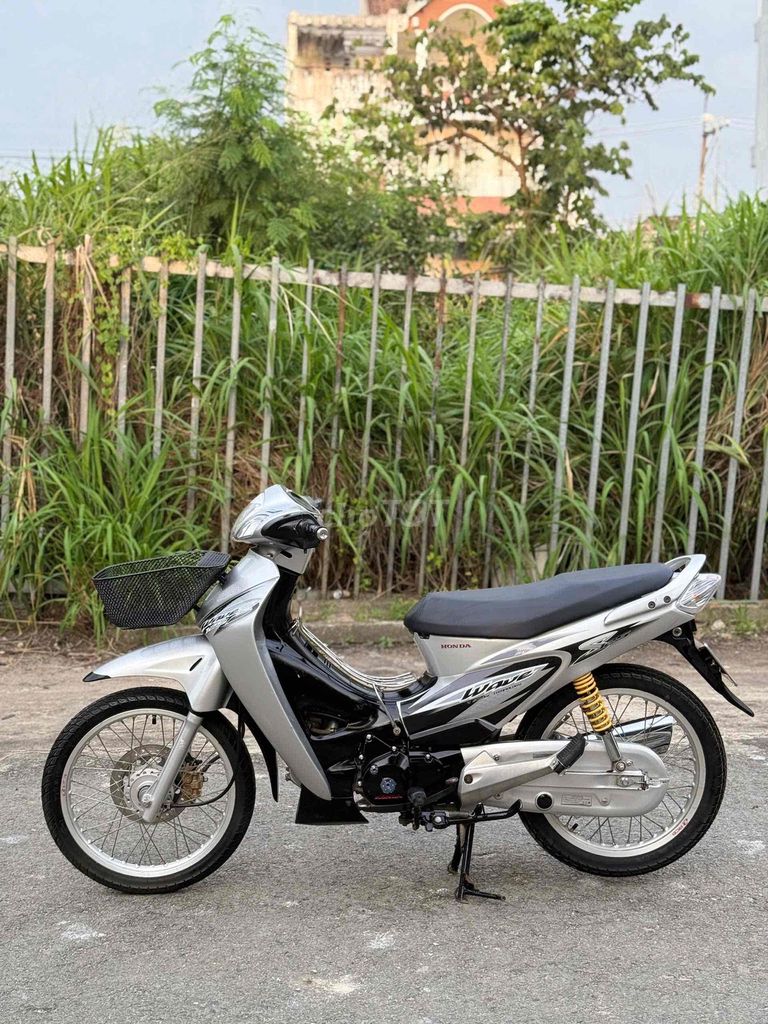 Honda Future 2 Bạc Zin. Mua bán Xe máy tại Huyện Củ Chi Tp Hồ Chí Minh được đăng bởi HuỳnhLâm Bổn hình 1