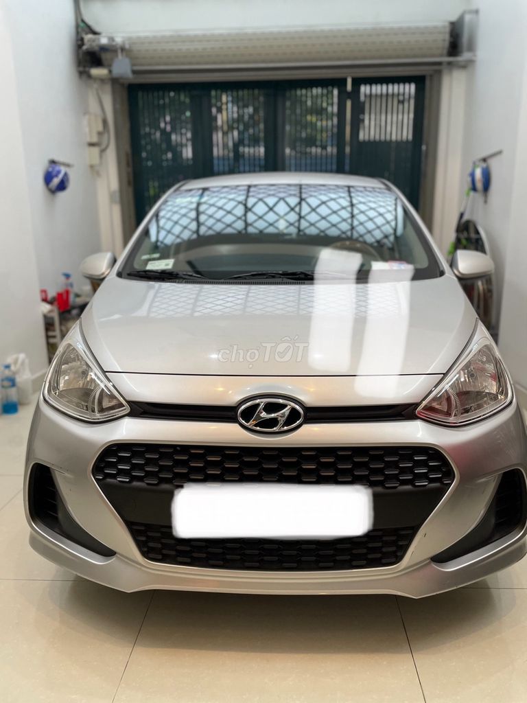 Hyundai Grand i10 механика серебристый 43555 км