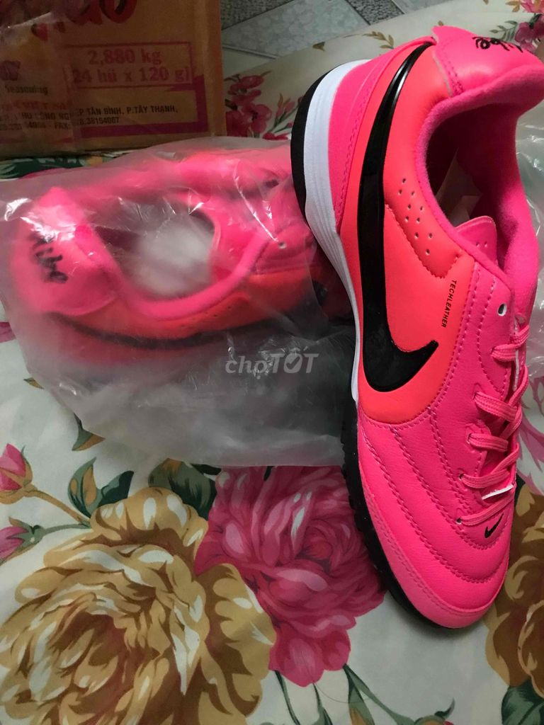 Giày đá bóng Nike Tiempo Ligera Pro Hồng Nam 40. Mua bán Đồ thể thao, Dã ngoại tại Quận 6 Tp Hồ Chí Minh được đăng bởi Phan Trí Dũng hình 1