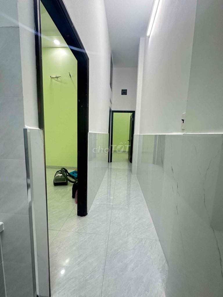 Новый дом в переулке Бау Кат, район 12, Танбинь. Площадь: 3,7 x 18 м, 1 этаж + антресоль, 13 млн