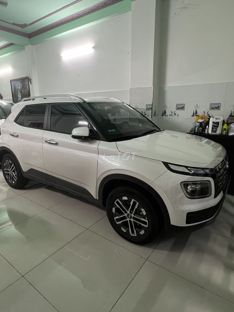 Hyundai Venue Đặc Biệt 2024 белый 18 000 км