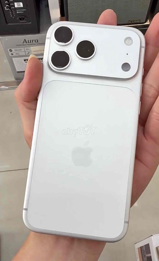 iPhone 17 Pro Max 256GB Trắng mới chưa kích hoạt. Mua bán Điện thoại tại Quận Tân Phú Tp Hồ Chí Minh được đăng bởi Nguyễn An hình 1