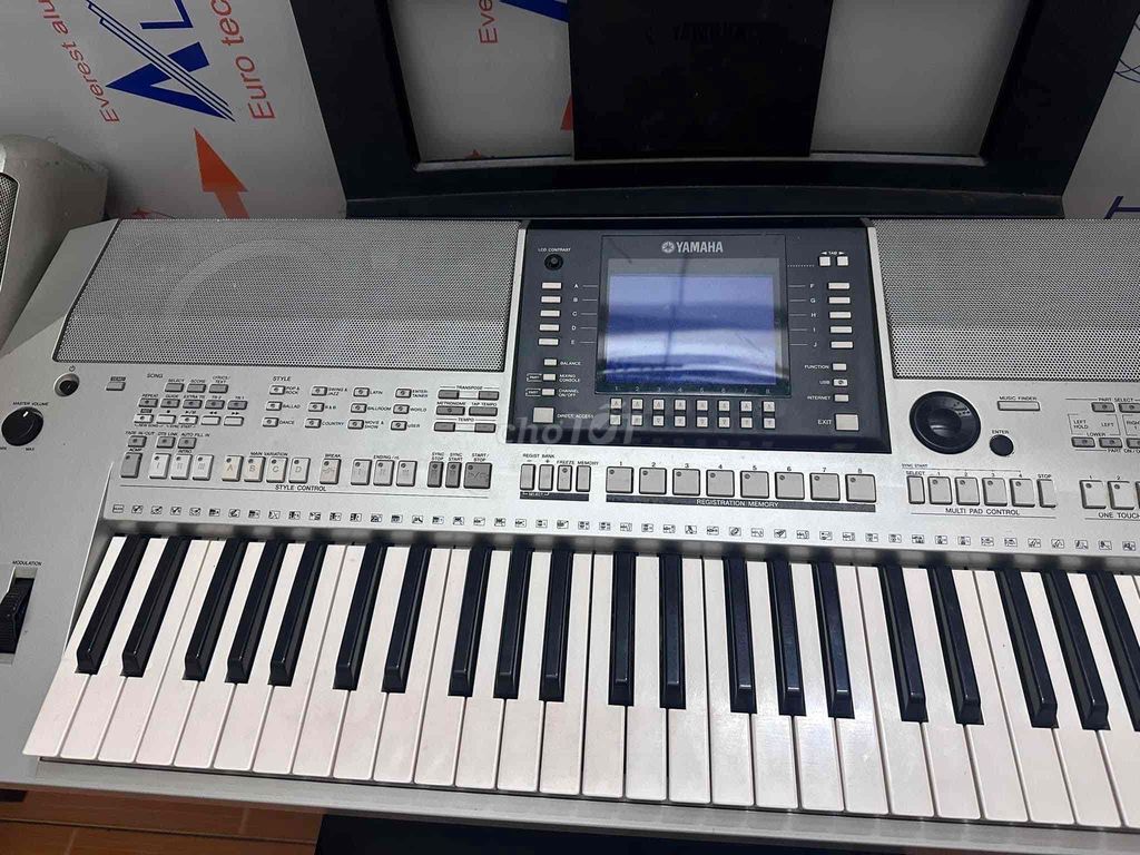 Đàn organ đi show yamaha A2000