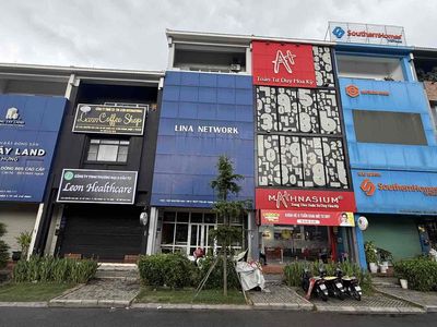 Cần bán nhanh nhà phố Mỹ Toàn 2, Nguyễn Văn Linh, Q7. Mua bán văn phòng, mặt bằng kinh doanh tại Quận 7 Tp Hồ Chí Minh được đăng bởi Nguyen Mai