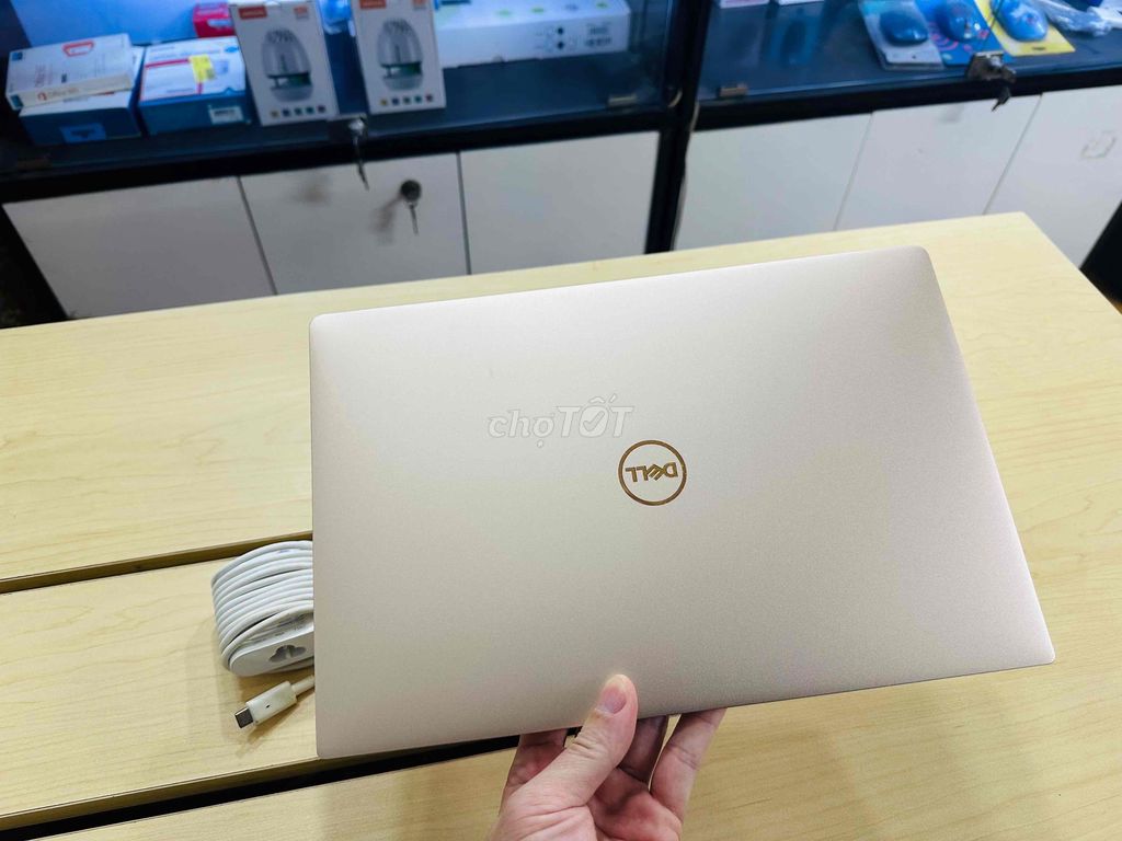 Dell 9370 màu vàng GOLD màn 4K cảm ứng đẹp