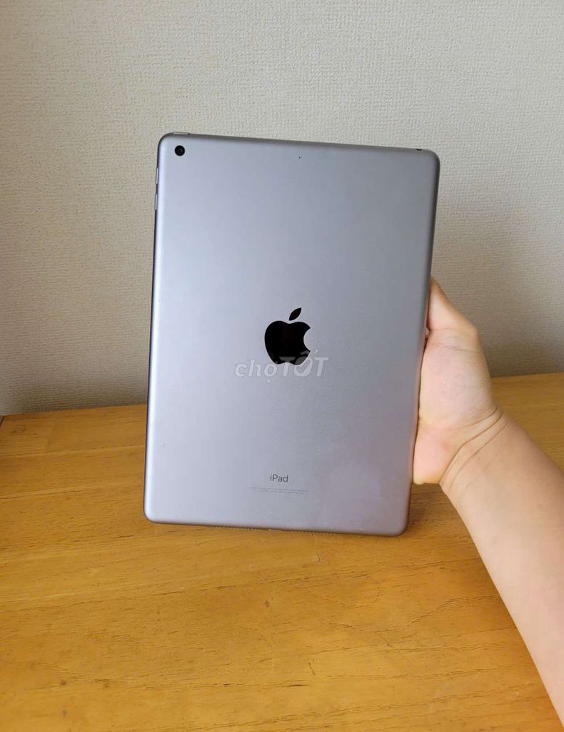 Ipad Gen 6 Grey 32gb wifi zin đẹp. Mua bán Máy tính bảng tại Quận Tân Phú Tp Hồ Chí Minh được đăng bởi Kha Nguyễn hình 1