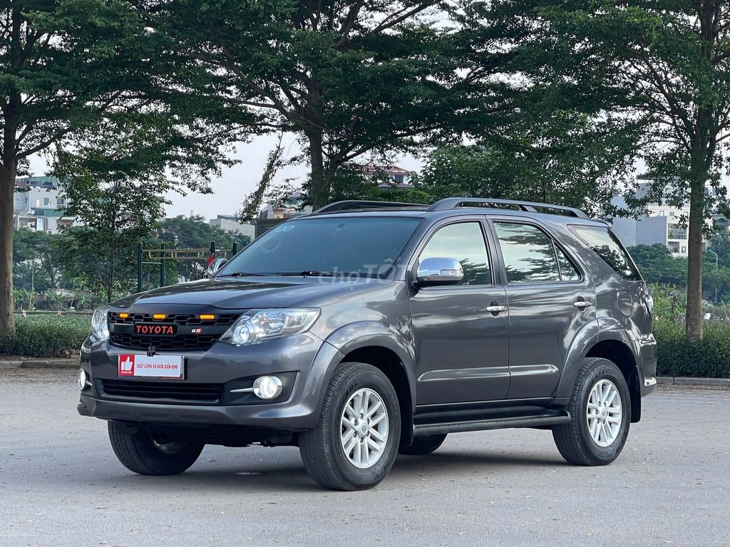 Toyota Fortuner 2012 2.7V xám xi măng đẹp gắt xe. Mua bán Ô tô tại Quận Thanh Xuân Hà Nội được đăng bởi Vạn Phát  Auto hình 5