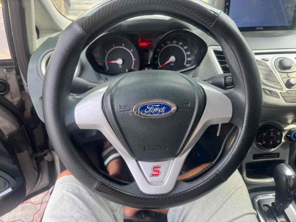 Ford Fiesta 2013 1.6 AT xe cực mới rin 100%. Mua bán Ô tô tại Quận 12 Tp Hồ Chí Minh được đăng bởi tuan minh hình 13