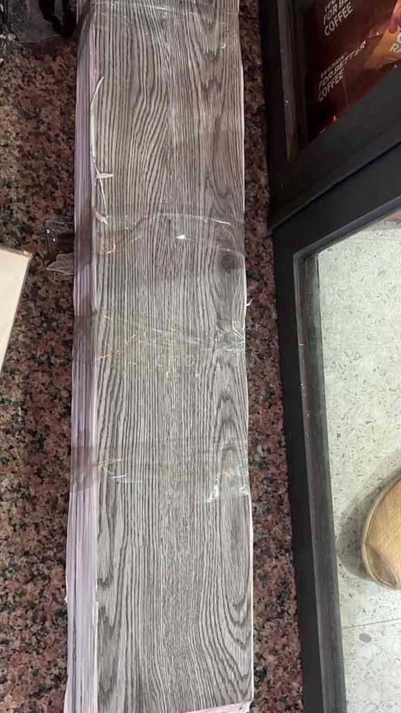 Miếng dán sàn giả gỗ Xám Mới. Mua bán Nội thất, đồ gia dụng khác tại Quận Tân Bình Tp Hồ Chí Minh được đăng bởi Chim hình 1
