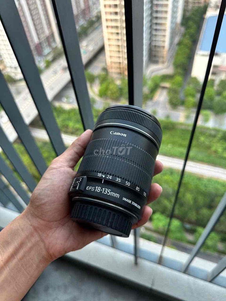 Ống kính máy ảnh Canon EF-S 18-135mm Đen. Mua bán Máy ảnh, Máy quay tại Quận Nam Từ Liêm Hà Nội được đăng bởi Nguyễn Xuân Linh hình 1