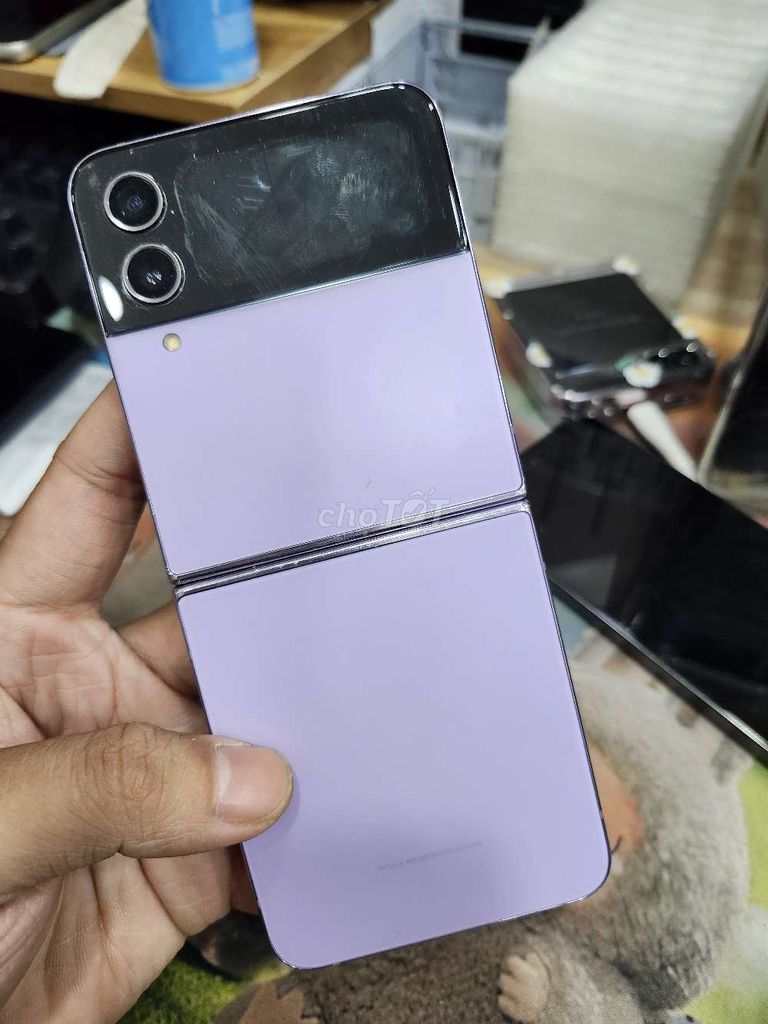 Samsung Z Flip4 256GB Tím Đã sử dụng. Mua bán Điện thoại tại Quận 8 Tp Hồ Chí Minh được đăng bởi zzminphonezz hình 1