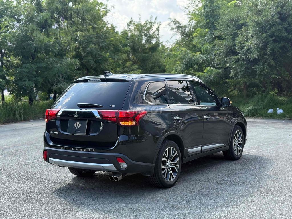 Outlander 2018 Premium Đi Ít. Mua bán Ô tô tại Thành phố Thủ Đức Tp Hồ Chí Minh được đăng bởi Lê Nhường hình 7
