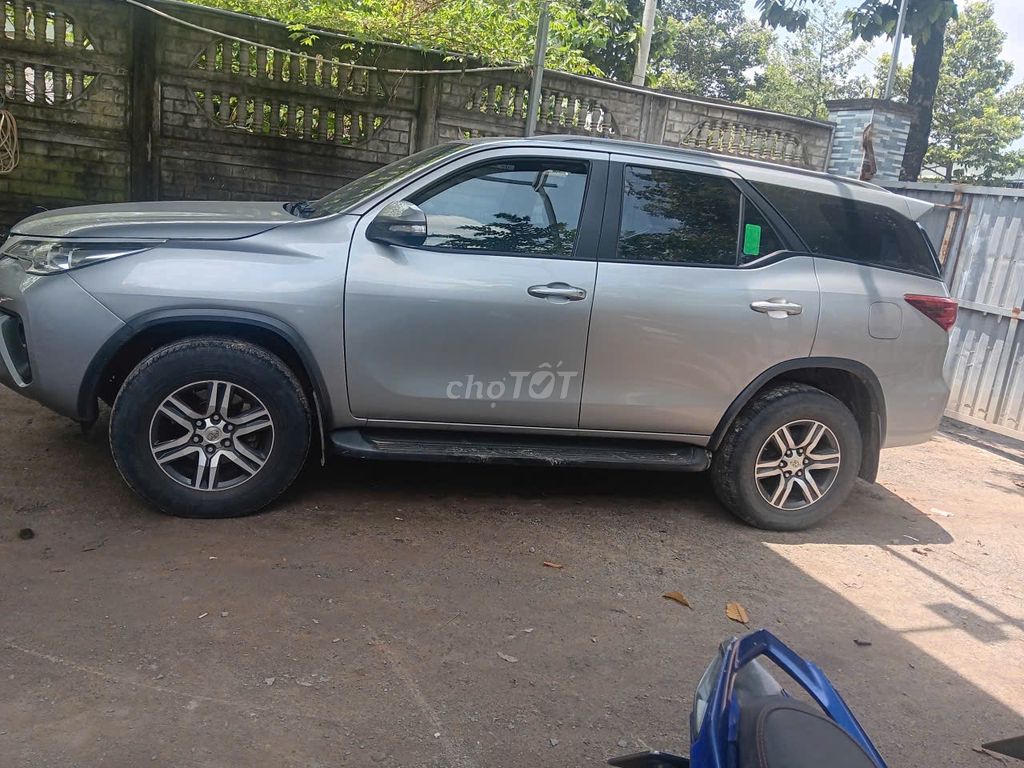 Toyota Fortuner 2017 2.4G 4x2 - 150000 km. Mua bán Ô tô tại Thành phố Dĩ An Bình Dương được đăng bởi Phạm Đông hình 2