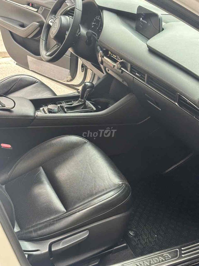 Mazda 3 1.5L Luxury 2020. Mua bán Ô tô tại Quận Long Biên Hà Nội được đăng bởi Trang Gala hình 9