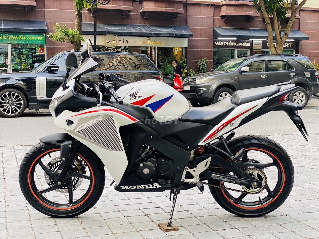 HONDA CBR 150 TRẮNG NHẬP THÁI MÁY ZIN CHÍNH CHỦ. Mua bán Xe máy tại Quận Cầu Giấy Hà Nội được đăng bởi Đạt Bùi hình 3
