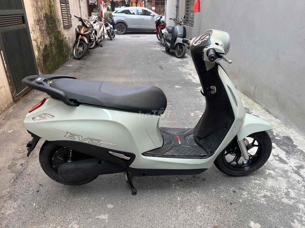 Электроскутер VinFast Evo Grand, 9300 км