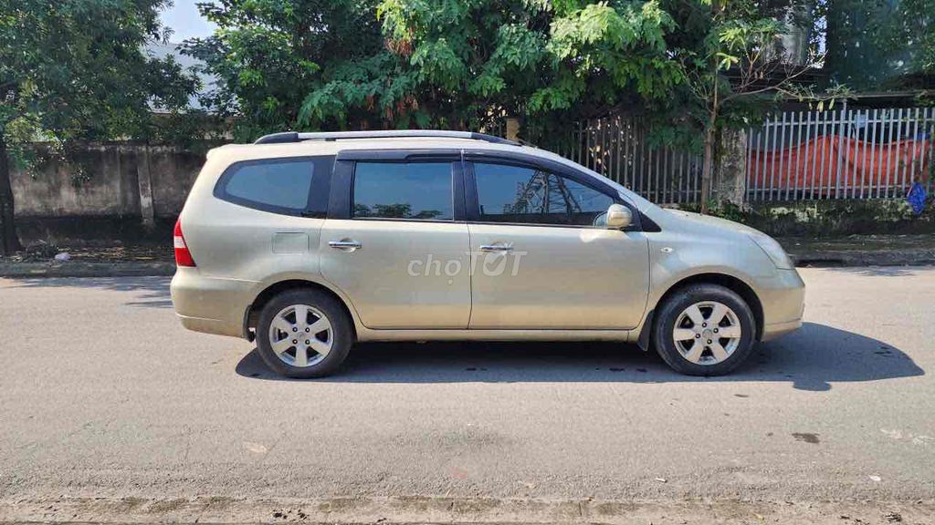 Nissan Livina 7 chỗ màu Vàng cát. Mua bán Ô tô tại Quận Hà Đông Hà Nội được đăng bởi Hiệp Xoăn Hà Đông hình 6