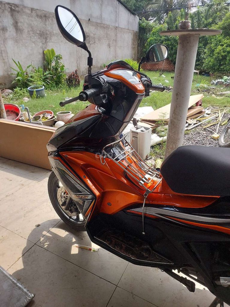 Honda Airblade mắt cú 2015 Cam đen