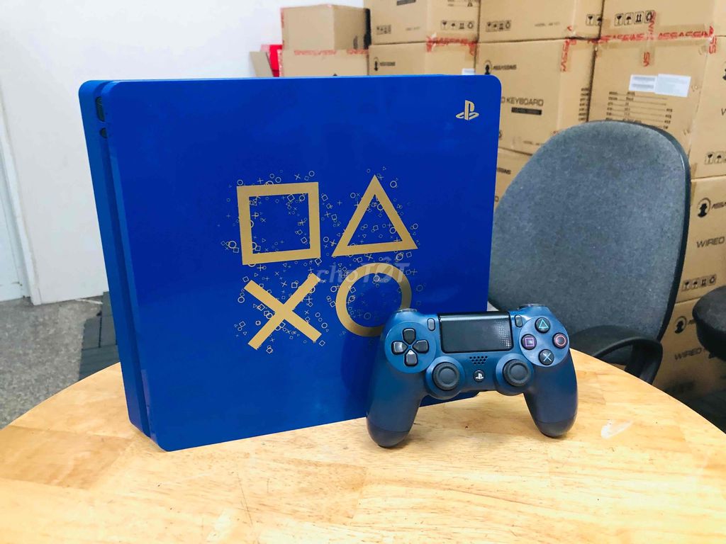 PS4 SLIM 500GB DAYS OF PLAY CÓ 4 GAME