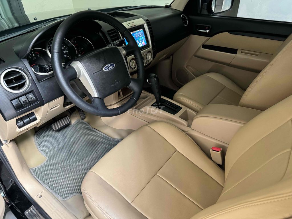 Ford Everest máy dầu,số tự động đời 2010 một chủ. Mua bán Ô tô tại Quận Tân Bình Tp Hồ Chí Minh được đăng bởi Vũ Kim Cương hình 4