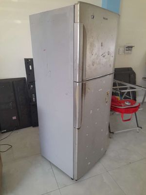 Cần bán xác tủ lạnh lớn để đựng nước đá