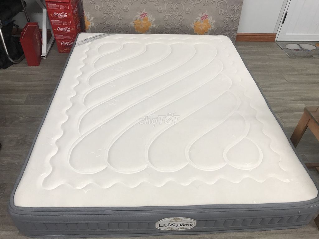 Đệm lò xo Kim Cương Lux Home 1m6x2m Mới 99%. Mua bán Giường, chăn ga gối nệm tại Huyện Gia Lâm Hà Nội được đăng bởi Tuyen Tuyen hình 1