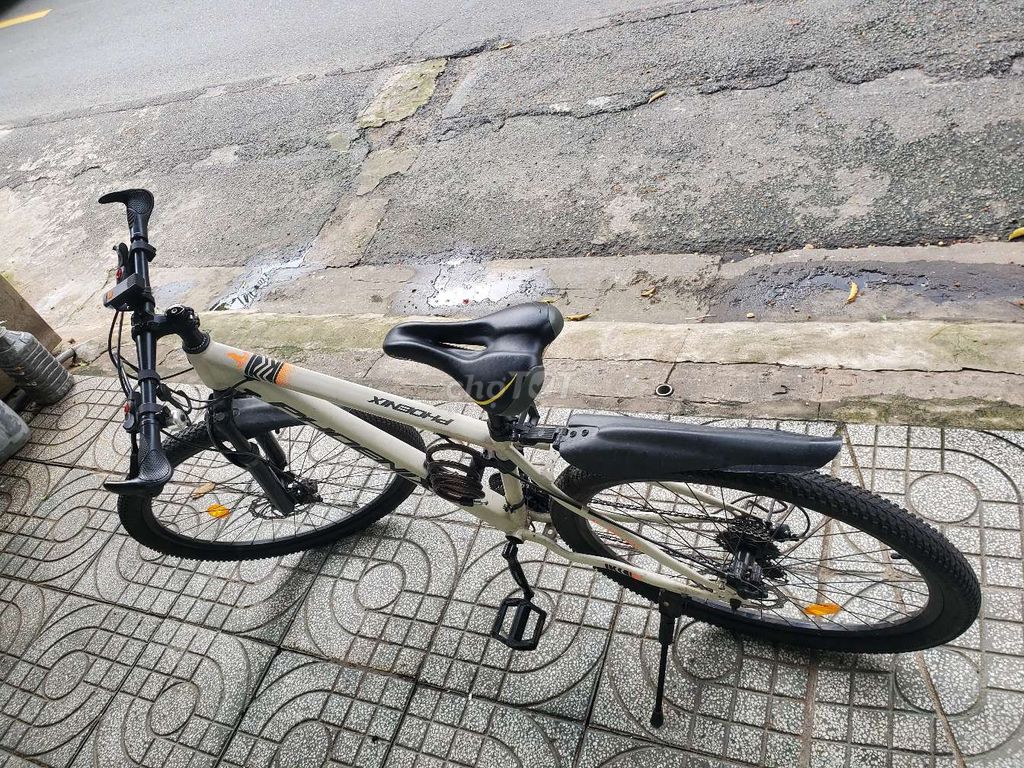 Xe Phoenix vành nhôm, bánh 26 inch, chưa gỉ sét. Mua bán Xe đạp tại Quận Tân Phú Tp Hồ Chí Minh được đăng bởi Lại Vũ Nhật Trường hình 1