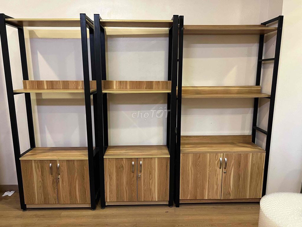 Kệ Sắt Gỗ 100x200x35cm Vân Gỗ Đen. Mua bán Tủ, kệ gia đình tại Quận Thanh Xuân Hà Nội được đăng bởi Đoàn  hình 1