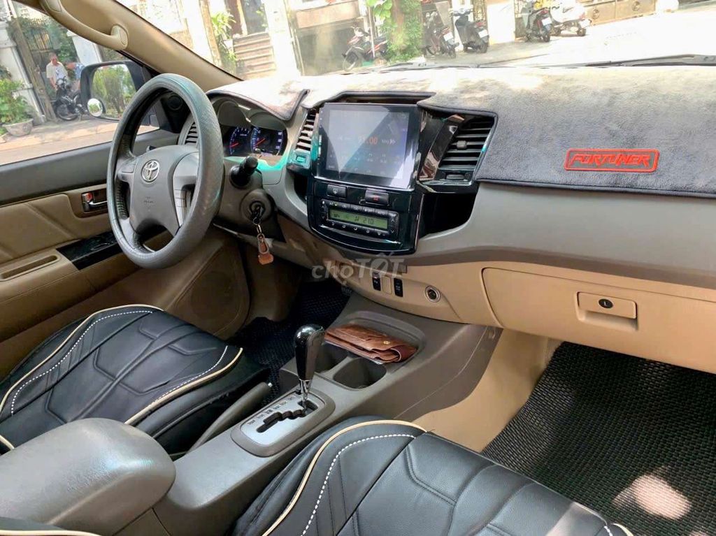 Bán xe đang sử dụng hiệu Toyota Fortuner bản V. Mua bán Ô tô tại Quận Gò Vấp Tp Hồ Chí Minh được đăng bởi Sáu Linh hình 4