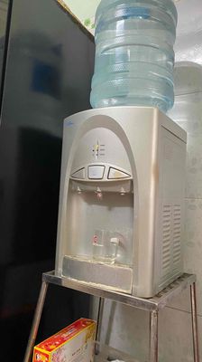 máy nước nóng lạnh cũ