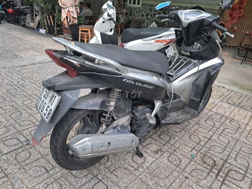 Спортивный Honda Air Blade Fi черный с серебром