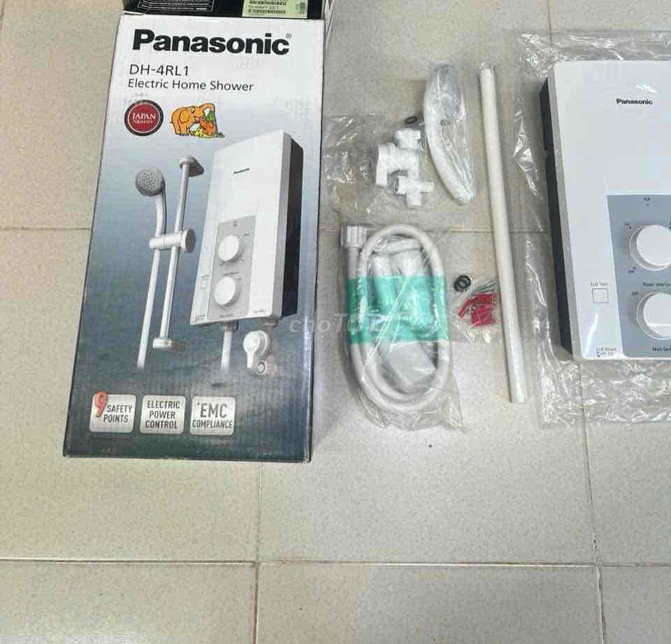 Máy tắm nước nóng Panasonic.