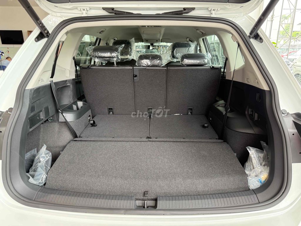 Volkswagen Tiguan 2023 mới 100% chỉ 200tr nhận xe. Mua bán Ô tô tại Quận 12 Tp Hồ Chí Minh được đăng bởi Phong GT Car hình 15