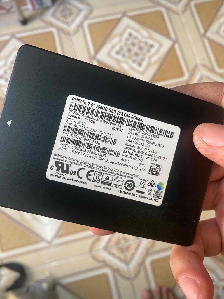 Ổ cứng SSD 256G hiệu samsung tốt ngon sẵn Win