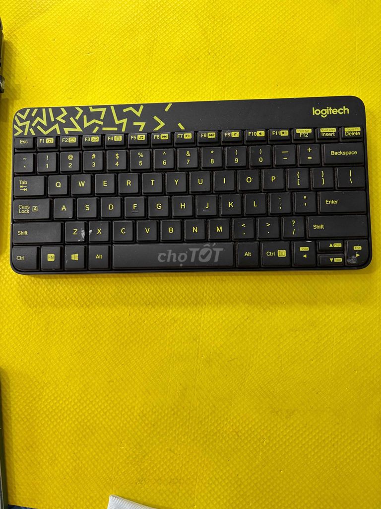 Bàn phím Logitech không dây Đen hoạt động tốt. Mua bán Phụ kiện (Màn hình, Chuột...) tại Quận 10 Tp Hồ Chí Minh được đăng bởi Nguyễn Hoài Anh Vũ hình 1