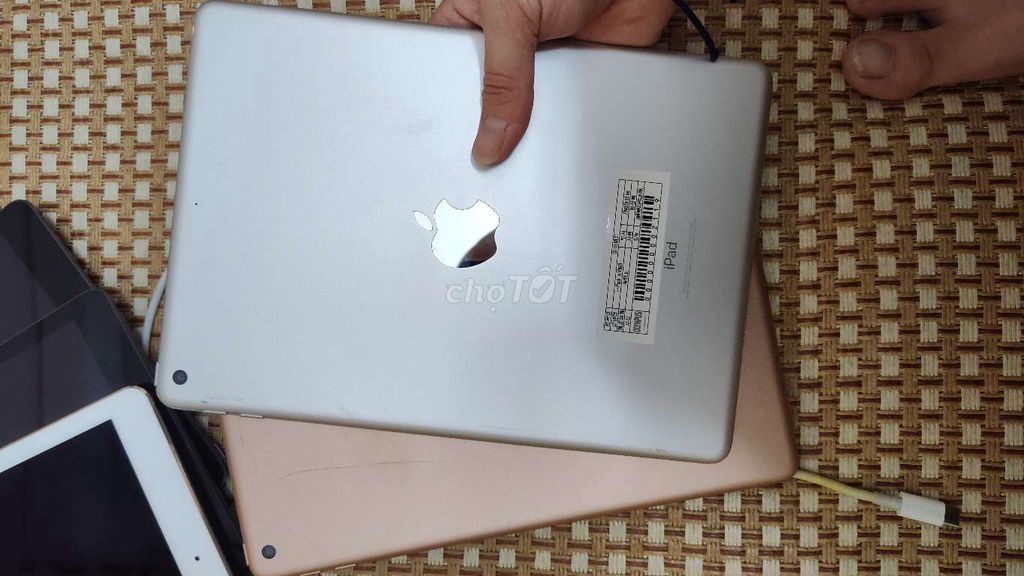 Apple iPad Gen 6 Wifi 32GB Trắng Đã sử dụng. Mua bán Máy tính bảng tại Quận Thanh Xuân Hà Nội được đăng bởi hTC hình 1