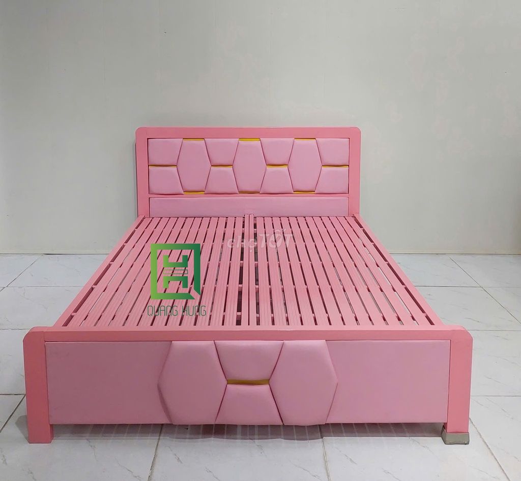 Giường sắt Quang Hùng Sắt hộp Hồng 1m x 2m. Mua bán Giường, chăn ga gối nệm tại Thành phố Biên Hòa Đồng Nai được đăng bởi Nội Thất Quang Hùng TD hình 1