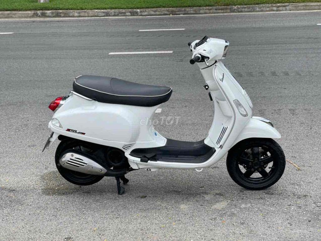 VESPA ĐÈN VUNG PHUN XĂNG HỖ TRỢ TRẢ GÓP NỢ XẤU