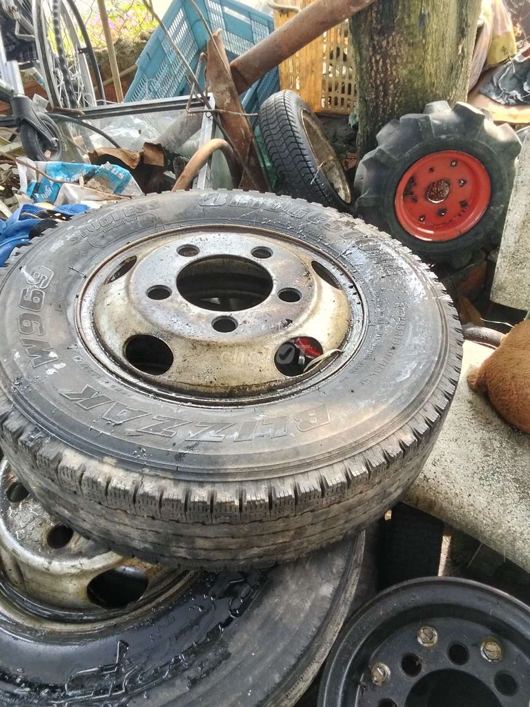 Mâm vỏ xe Kim loại Cao su Đen. Mua bán Phụ tùng xe tại Huyện Bến Lức Long An được đăng bởi Linh Lieu hình 4