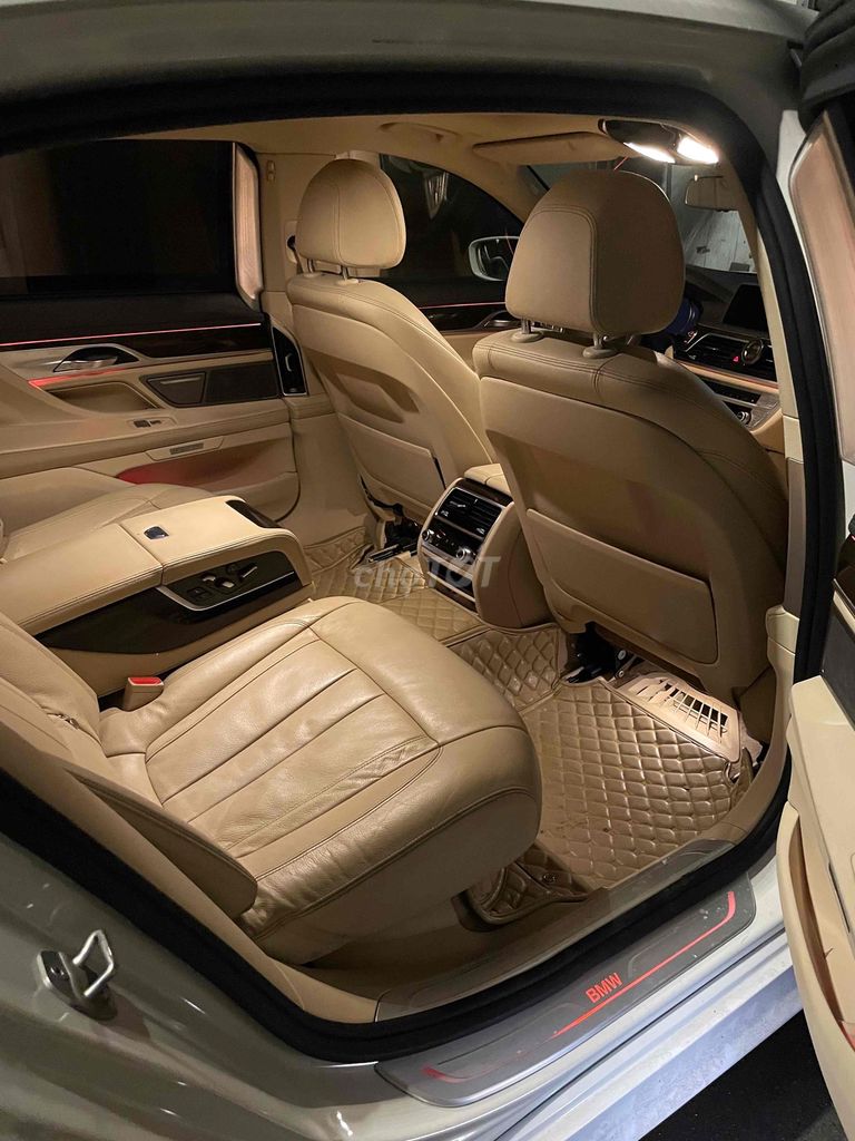 BMW 7 Series 2***00 km. Mua bán Ô tô tại Quận Thanh Xuân Hà Nội được đăng bởi Tuấn Nguyễn hình 6