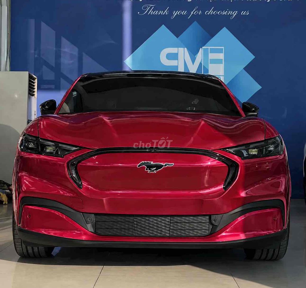 Полностью электрический внедорожник Ford Mustang Mach-E