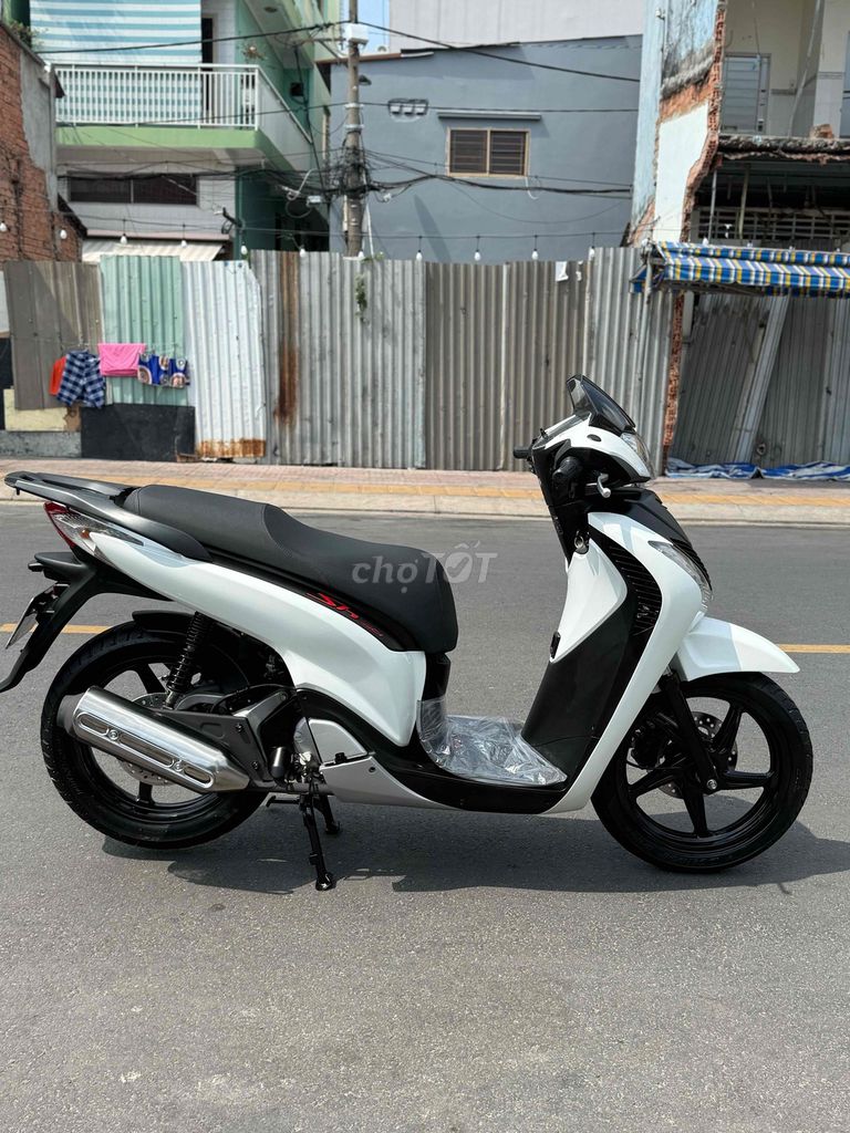 sh150 nhập ý bstp chính chủ xe zin nguyên bản. Mua bán Xe máy tại Quận 11 Tp Hồ Chí Minh được đăng bởi Phú Hào SH nhập ý shvn các dòng xe phổ thông  hình 3