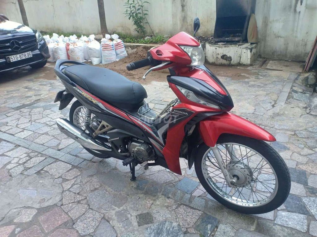 Honda Wave RSX fi màu Đỏ đen. Mua bán Xe máy tại Quận 7 Tp Hồ Chí Minh được đăng bởi trình minh sơn hình 1